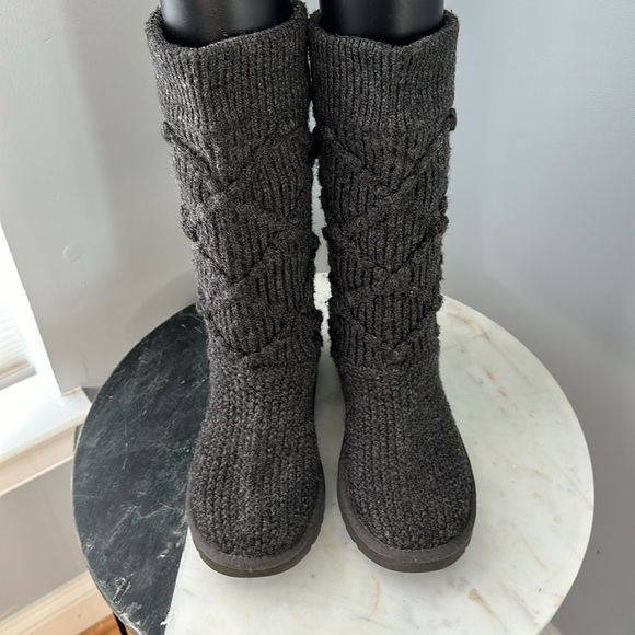 Ugg Classic Argyle Knit Sweater Boots, Size 5 - Picture 4 of 11